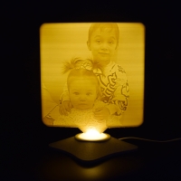 Lampă Luna 3D Personalizată - Square Cu Text Și Poză Lampă Luna 3D Personalizată - Square Cu Text Și Poză