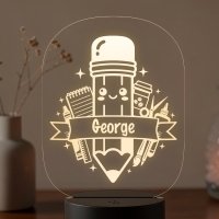 Lampă LED 3D Personalizată – Micul Școlar cu Nume Lampă LED 3D Personalizată – Micul Școlar cu Nume